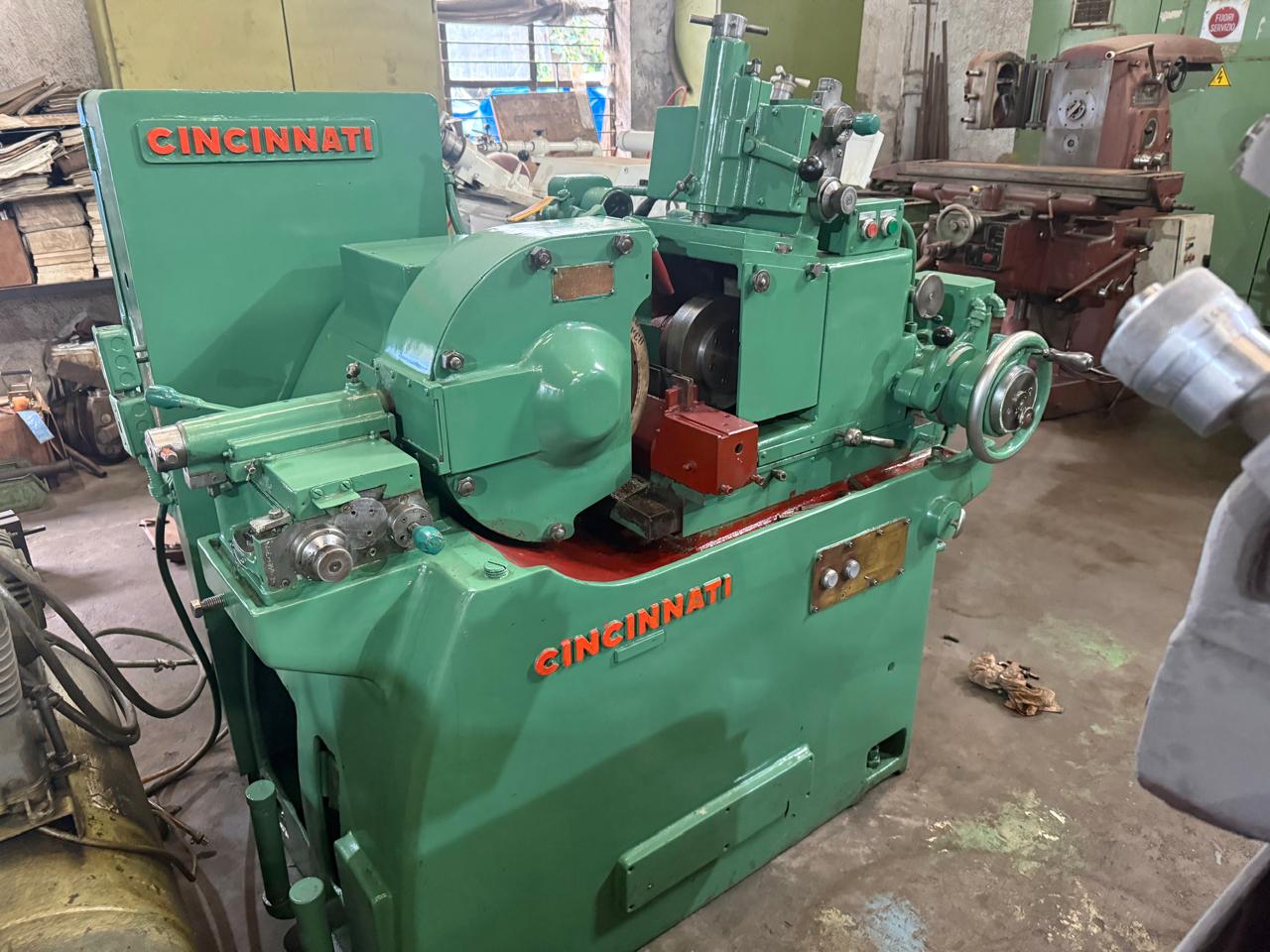 Cincinnati 1M centerless grinder with automatic plunge